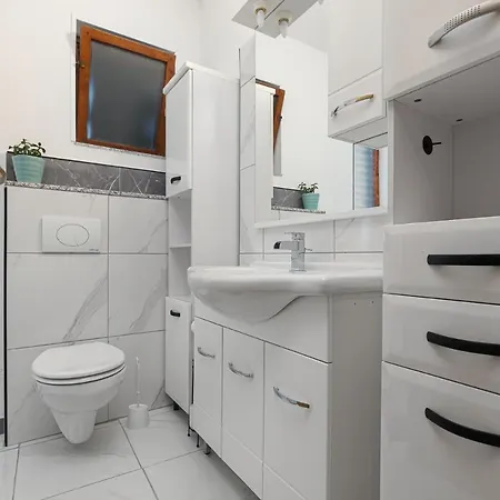 Apartment Vlado *