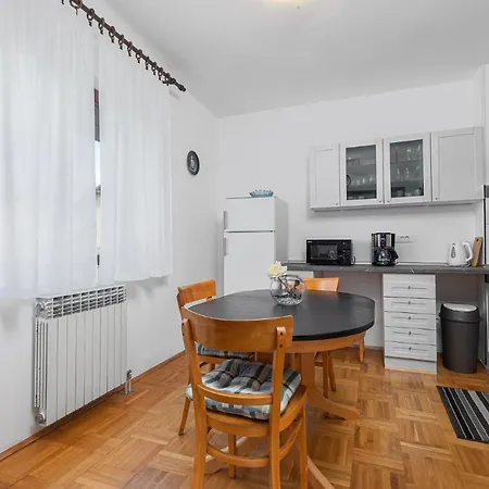 Vlado Apartment Porec