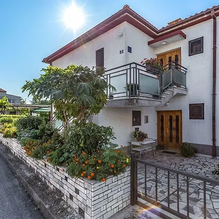 Vlado Apartamento